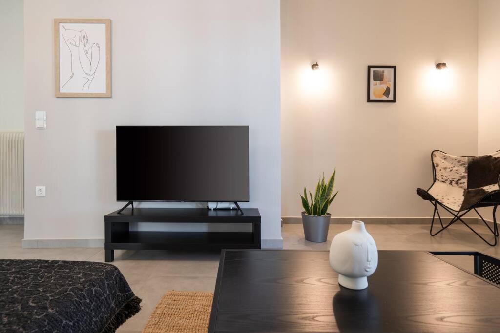 Prime 3-br Exarcheia Abode